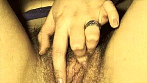 vintage hairy lesbians lick beavers in retro threesome muff diving action