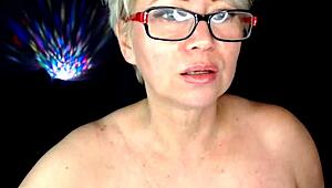 Aimee the hot milf slut wife flashes her shaved big pussy lips while masturbating with dildo and screaming