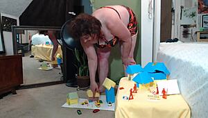 Giantess Dawnskye1962 shakes her huge natural tits and crushes town with dirty talk roleplay