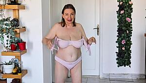 horny granny rams bwc dildo in wet pussy 💦🍆