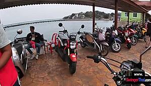 i luv gettin fucked outdoor by bf on thai island beach... so hot!