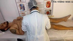 Enfermeira Latina Curvy com Buceta Apertada no Hospital