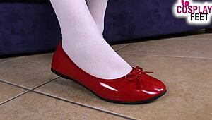 Sexy nurse teases patient with stocking feet and toes 😍👣