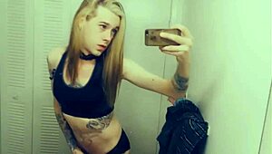 omg this hot tranny slut in tight leggings is fingering her cute clit to explosion 💦😘